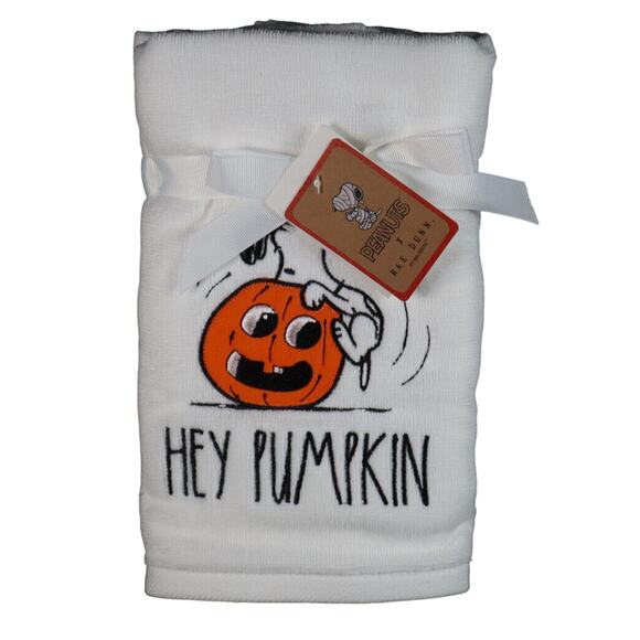 Rae Dunn Peanuts Snoopy Halloween Hand Towels HEY PUMPKIN - Picture 1 of 3